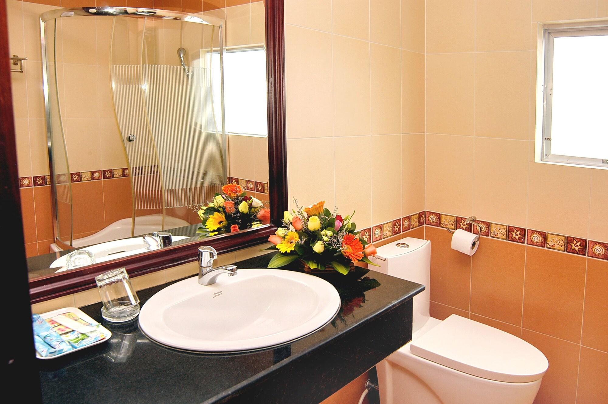 Khanh Duy Hotel На Транг Екстериор снимка